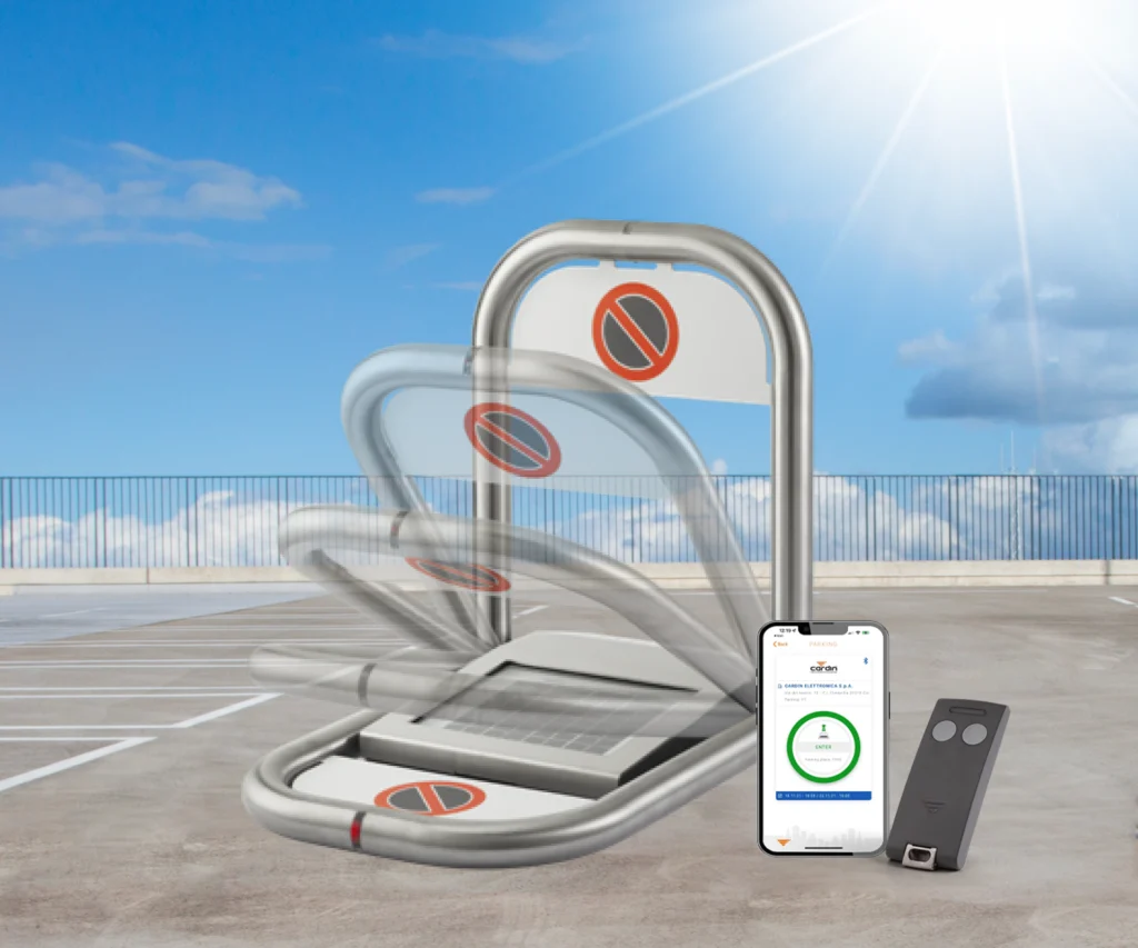 PARKSUN-Parkplatzsperren von CARDIN mit integriertem Photovoltaik-Modul zur autonomen Stromversorgung, Funk-Empfänger zur Fernsteuerung per Handsender (optional per App) und integriertem Anwesenheitssensor zum automatischen Aufrichten des Sperrbügels nach dem Verlassen des Parkplatzes
