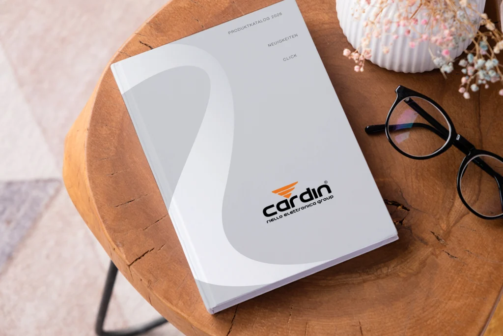 Der Hauptkatalog von CARDIN Elettroinca mit Stand von Juni 2026, Sprache: Deutsch